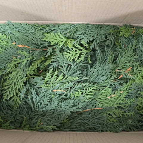 9FT PRE-LIT OUTDOOR GARLAND