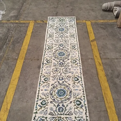 PERSIAN-STYLE RUNNER RUG WITH CREAM BACKGROUND AND BLUE/GREEN MOTIFS 227 CM X 61 CM