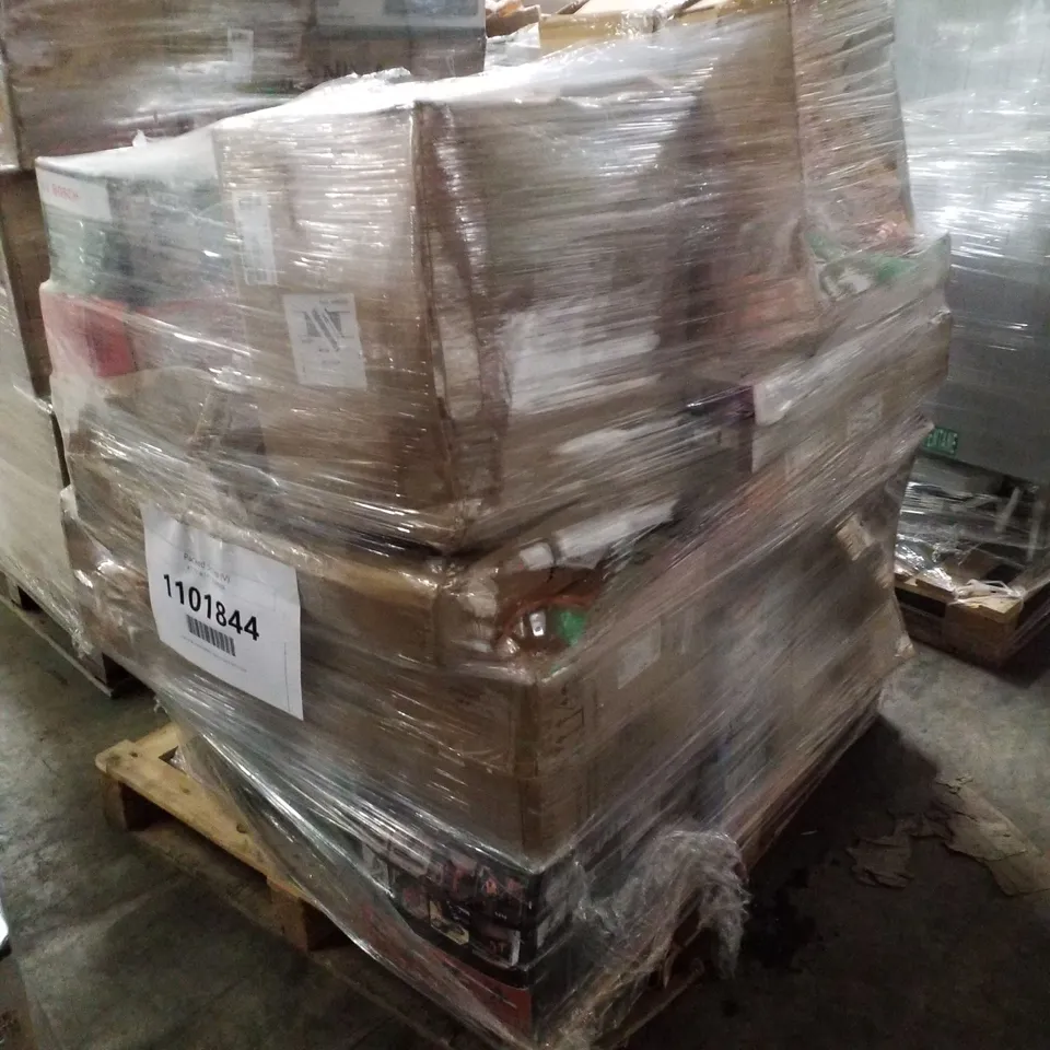 PALLET OF APPROXIMATELY 17 UNPROCESSED RAW RETURN HOUSEHOLD AND ELECTRICAL GOODS TO INCLUDE;