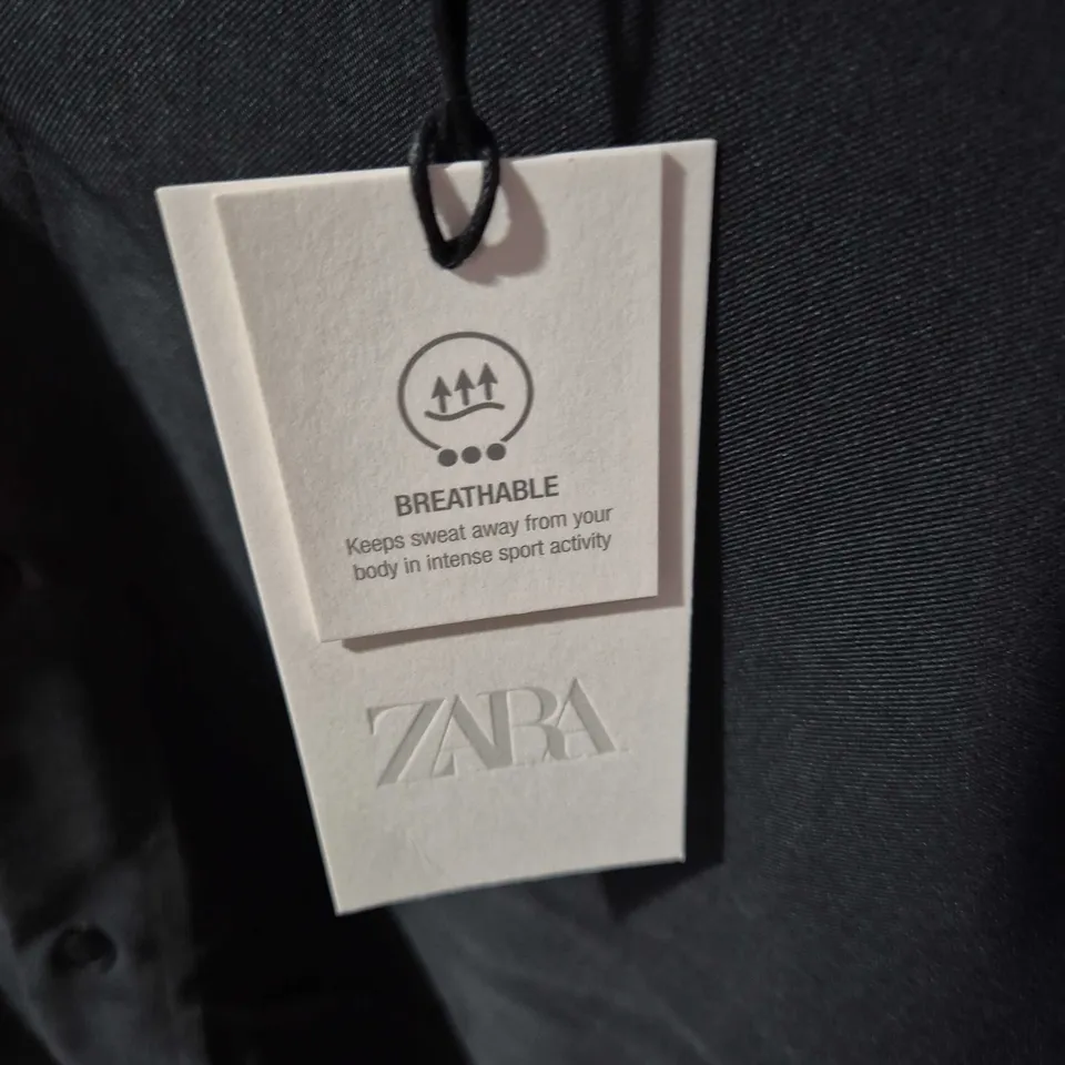 ZARA MEN'S SHIRT – DARK BLUE BREATHABLE FABRIC, SIZE UK M (EU 40)