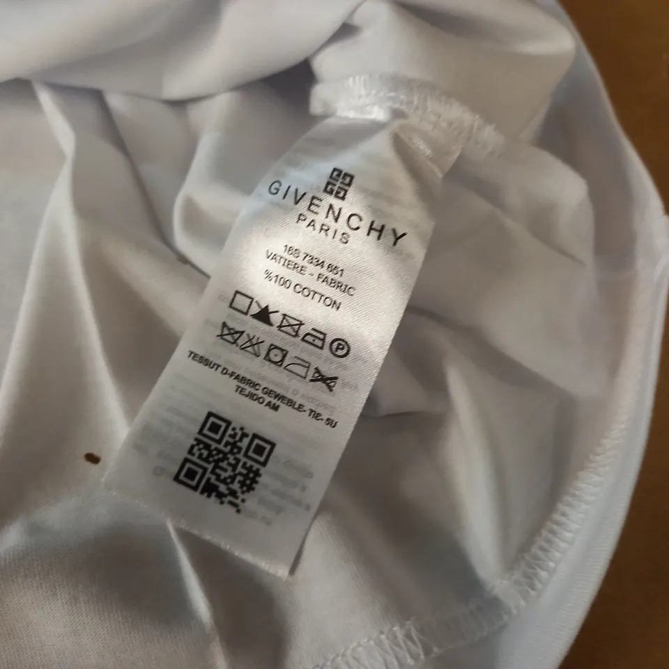 GIVENCHY WHITE T-SHIRT - L