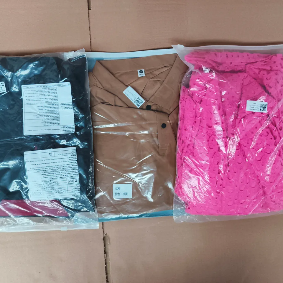 APPROXIMATELY 20 ASSORTED CLOTHING AND FASHION PRODUCTS IN VARIOUS STYLES AND SIZES - COLLECTION ONLY