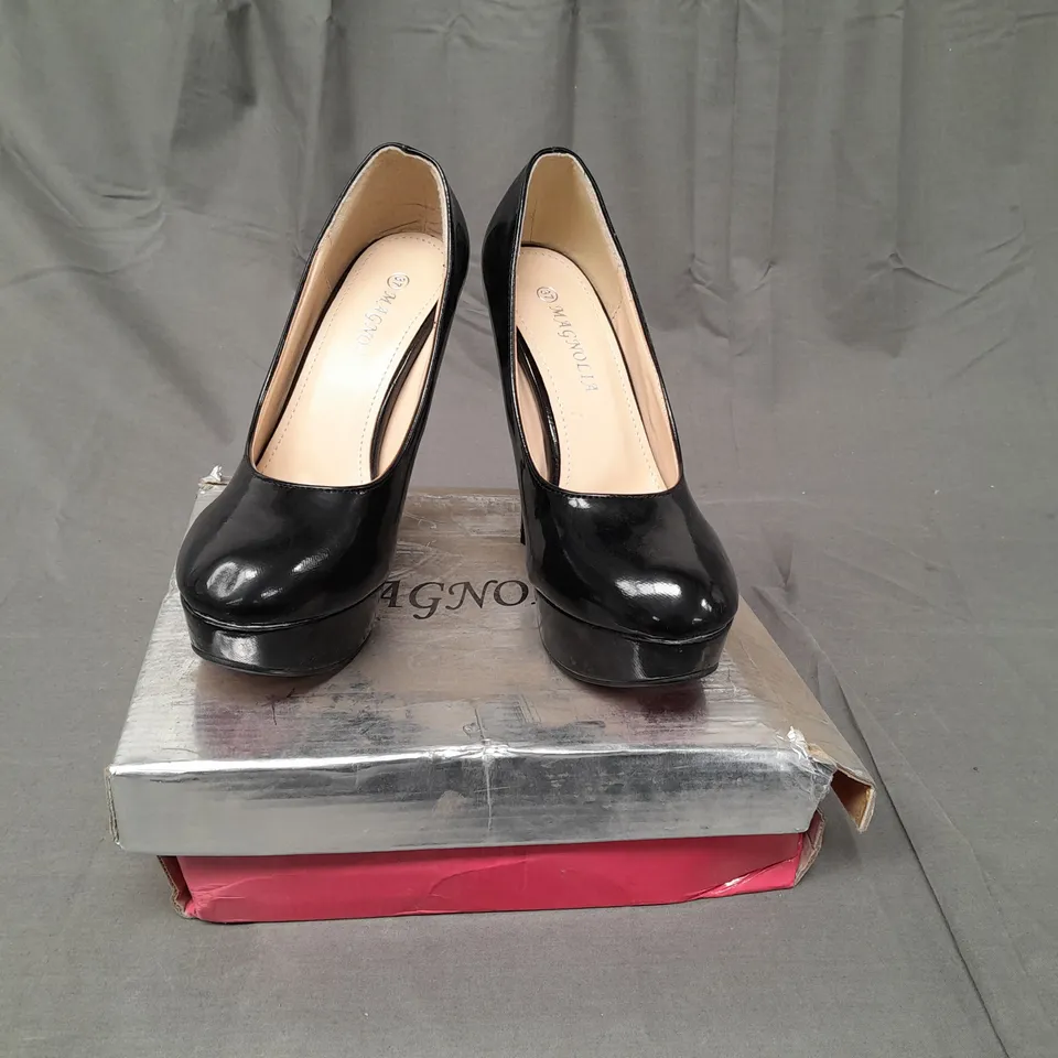 BOXED PAIR OF MAGNOLIA PLATFORM HEELS IN BLACK PATENT SIZE EU 37