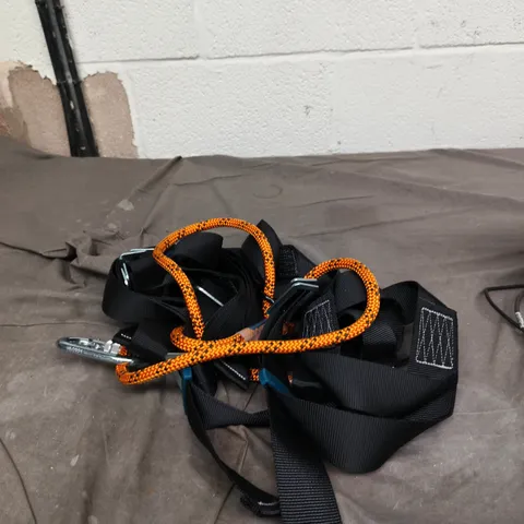 SPANSET HARNESS WITH CARRY BAG 