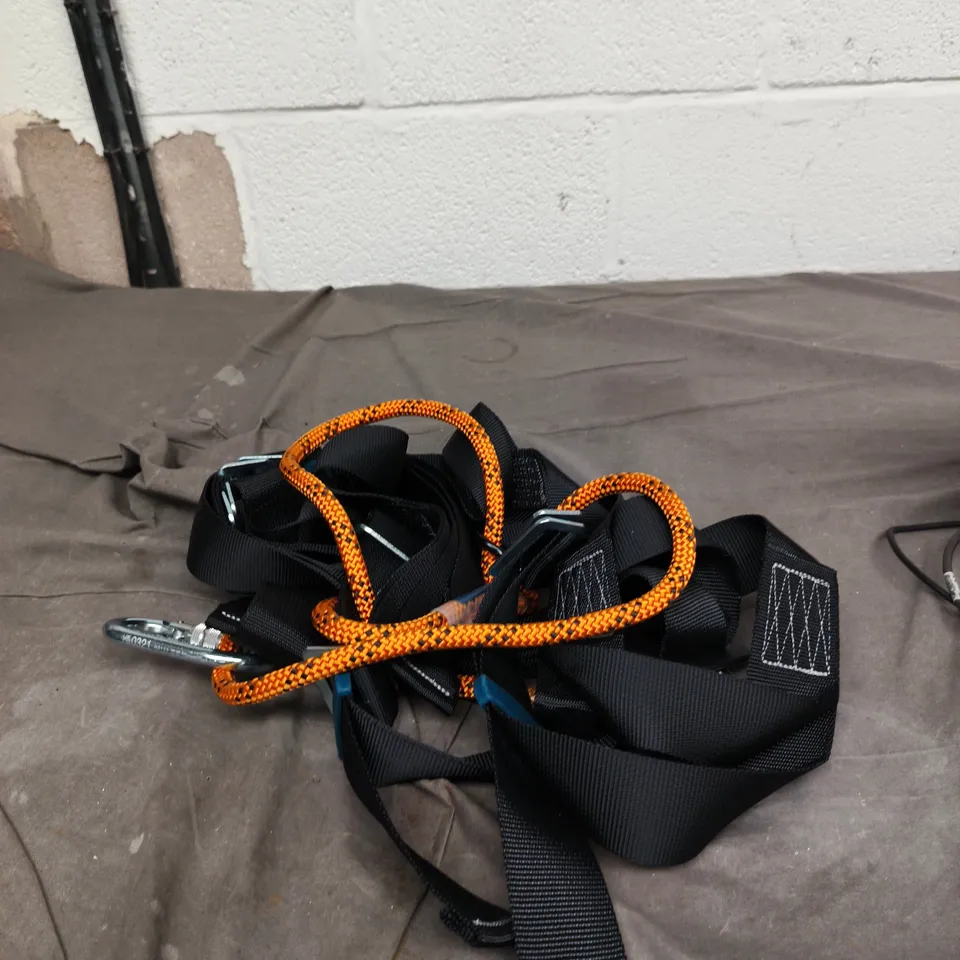 SPANSET HARNESS WITH CARRY BAG 