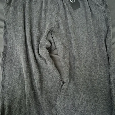 BOOHOO MAN JOGGERS IN GREY SIZE MEDIUM