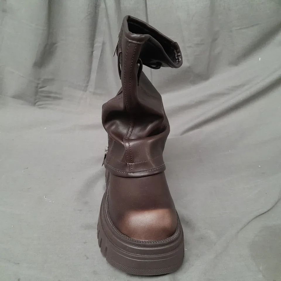 BOXED PAIR OF ASYLUM CHUNKY ANKLE BOOTS IN DARK BROWN ASIAN SIZE 230