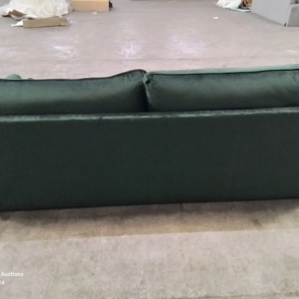 QUALITY DESIGNER 3 SEATER SOFT VELVET UPHOLSTERED GREEN SOFA WITH SCATTER CUSHIONS