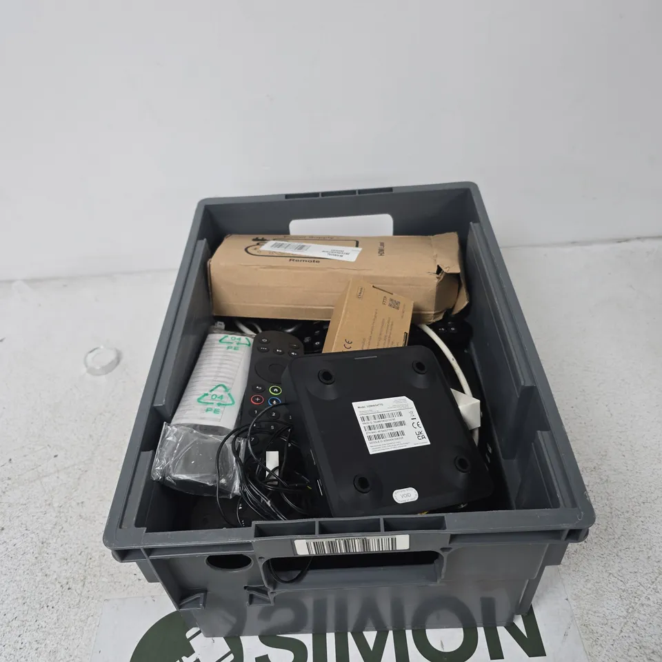 TOTE OF APPROXIMATELY 12 ASSORTED ITEMS TO INCLUDE: SKY ROUTER