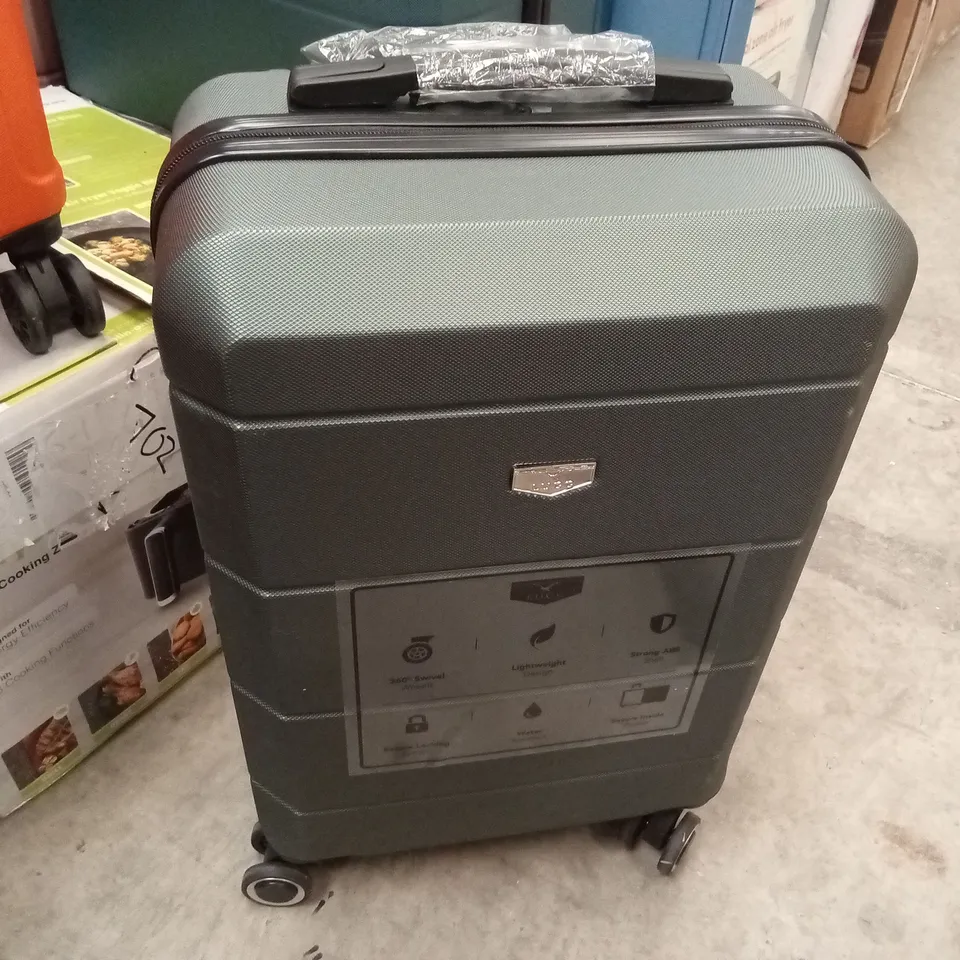 SMALL SUITCASE ARMCHAIR GREEN 