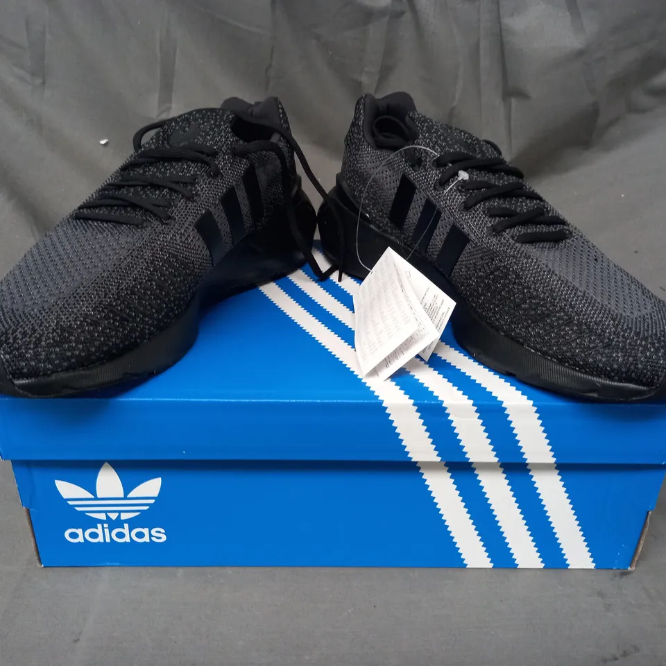 BOXED PAIR OF ADIDAS SWIFT RUN 22 SHOES IN BLACK UK SIZE 10