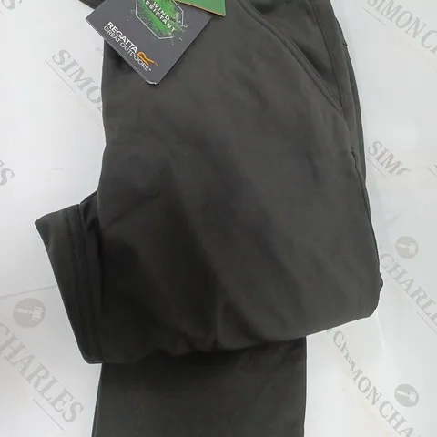 REGATTA FENTON REGUALR FIT TROUSERS, BLACK - SIZE 16L