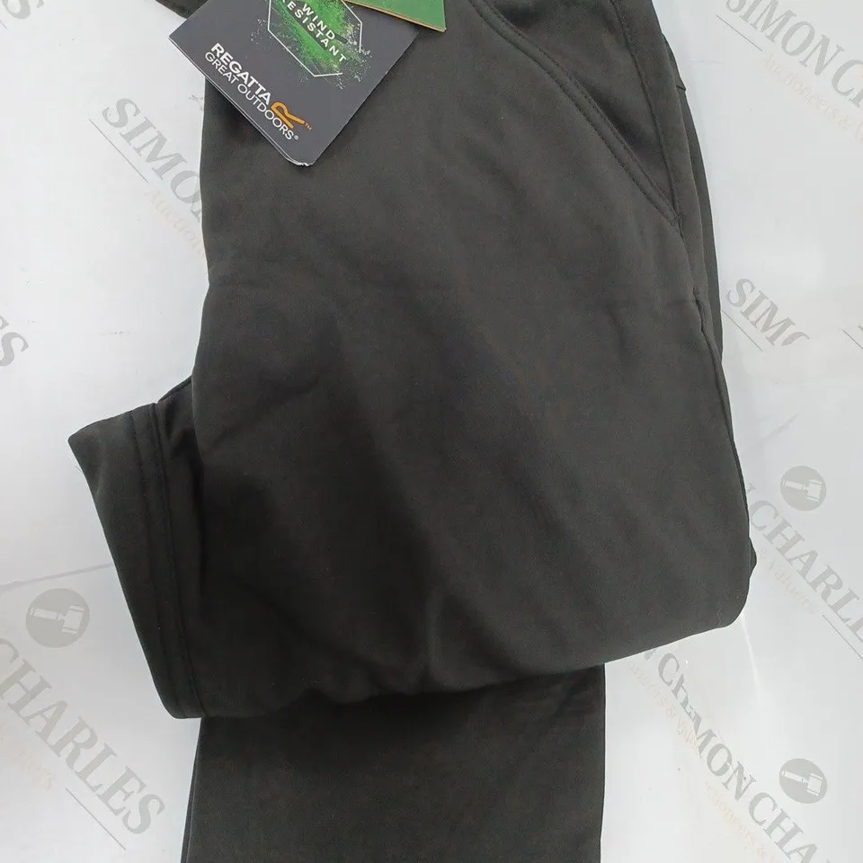 REGATTA FENTON REGUALR FIT TROUSERS, BLACK - SIZE 16L