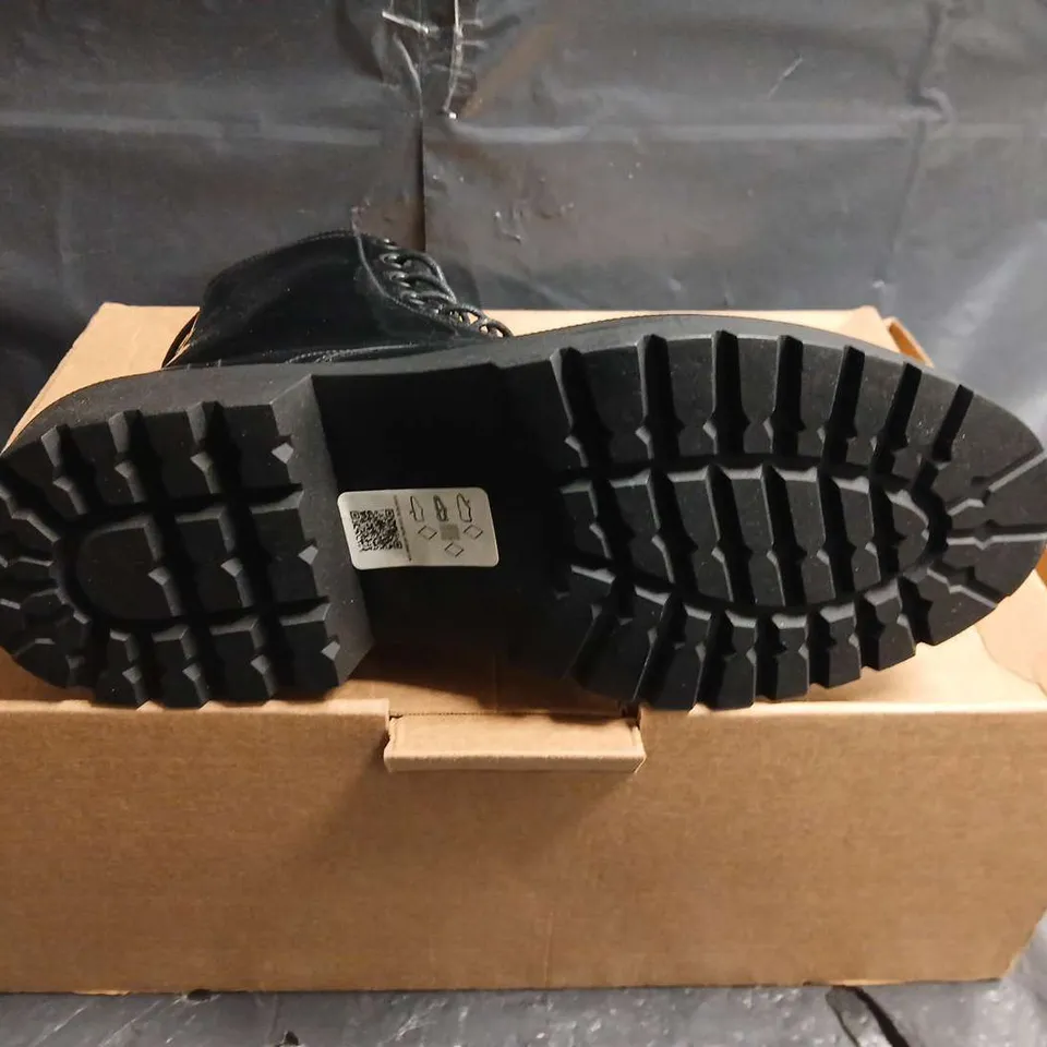 BOXED PAIR OF ASOS LACE UP BOOTS - UK SIZE 10