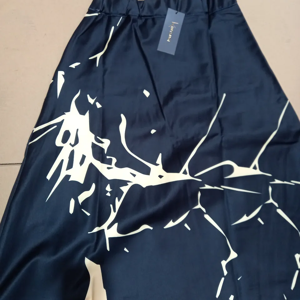 BOX OF APPROXIMATELY 10 KINTSUGI SKIRTS - SIZES 10-18