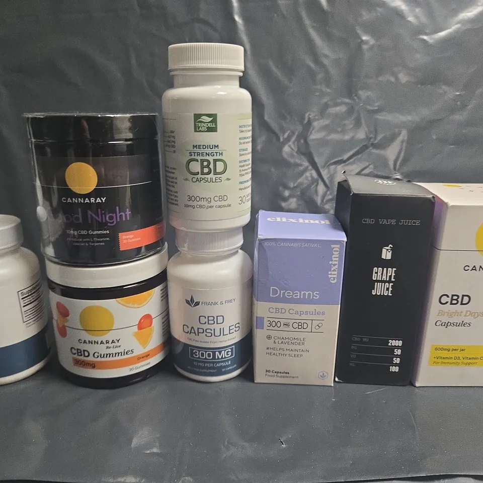 LOT OF APPROXIMATELY 30 ASSORTED CBD SUPPLEMENT ITEMS TO INCLUDE CAPSULES, OILS AND PATCHES