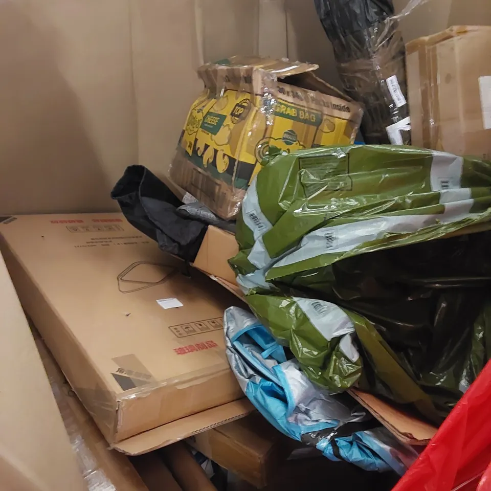 PALLET CONTAINING ASSORTED HOUSEHOLD PRODUCTS INCLUDING SPICE RACK, SUITCASE, COOKING PAN, AIR COOLER ETC 