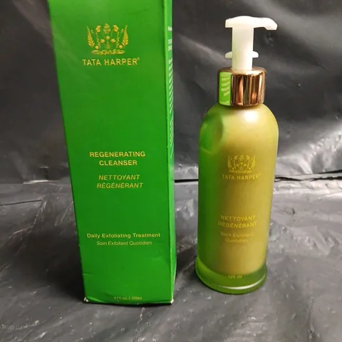 TATA HARPER REGENERATING CLEANSER β DAILY EXFOLIATING TREATMENT, 125 ML, BOXED