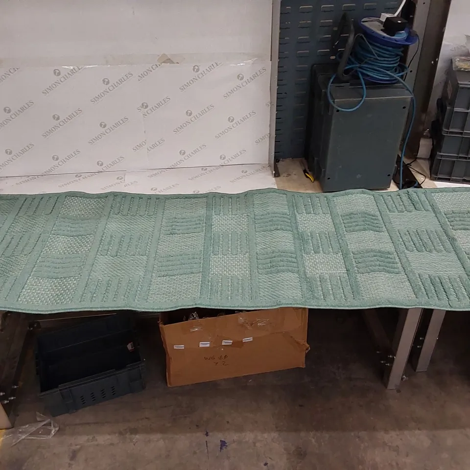 FLORELLA POWER LOOM POLYPROPYLENE RUG // 60 X 220CM