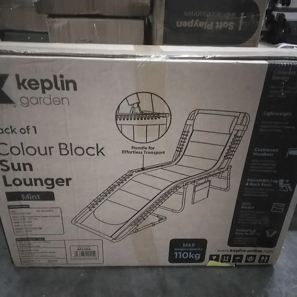 BOXED KEPLIN GARDEN COLOUR BLOCK SUN LOUNGER - MINT