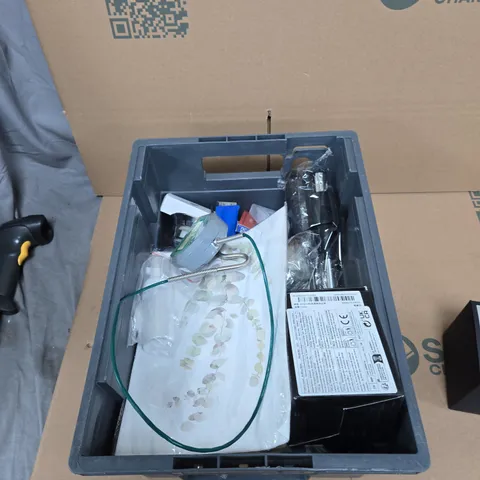 TOTE OF APPROXIMATELY 15 ASSORTED ITEMS TO INCLUDE: TAXIDERMY MOUSE KIT