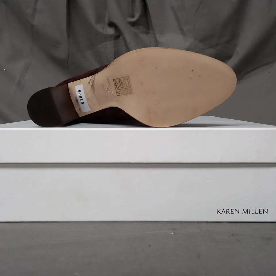 BOXED PAIR OF KAREN MILLEN SUEDE ANKLE BOOTS IN BROWN EU SIZE 37