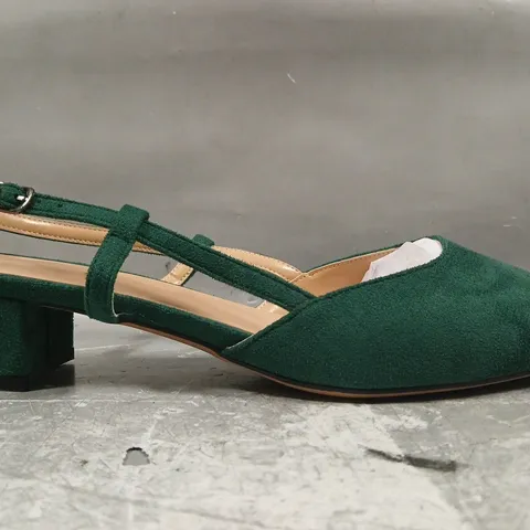 BOXED PAIR OF UNBRANDED CLOSED TOE LOW BLOCK HEEL SANDALS IN GREEN SIZE EU 40