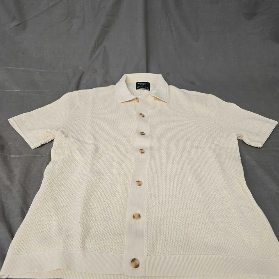 ABERCROMBIE AND FITCH CREAM TOP SIZE S