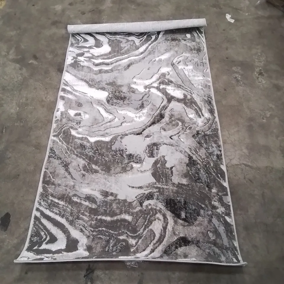 QUALITY DESIGNER AREA RUG - APPROXIMATELY 150X80CM