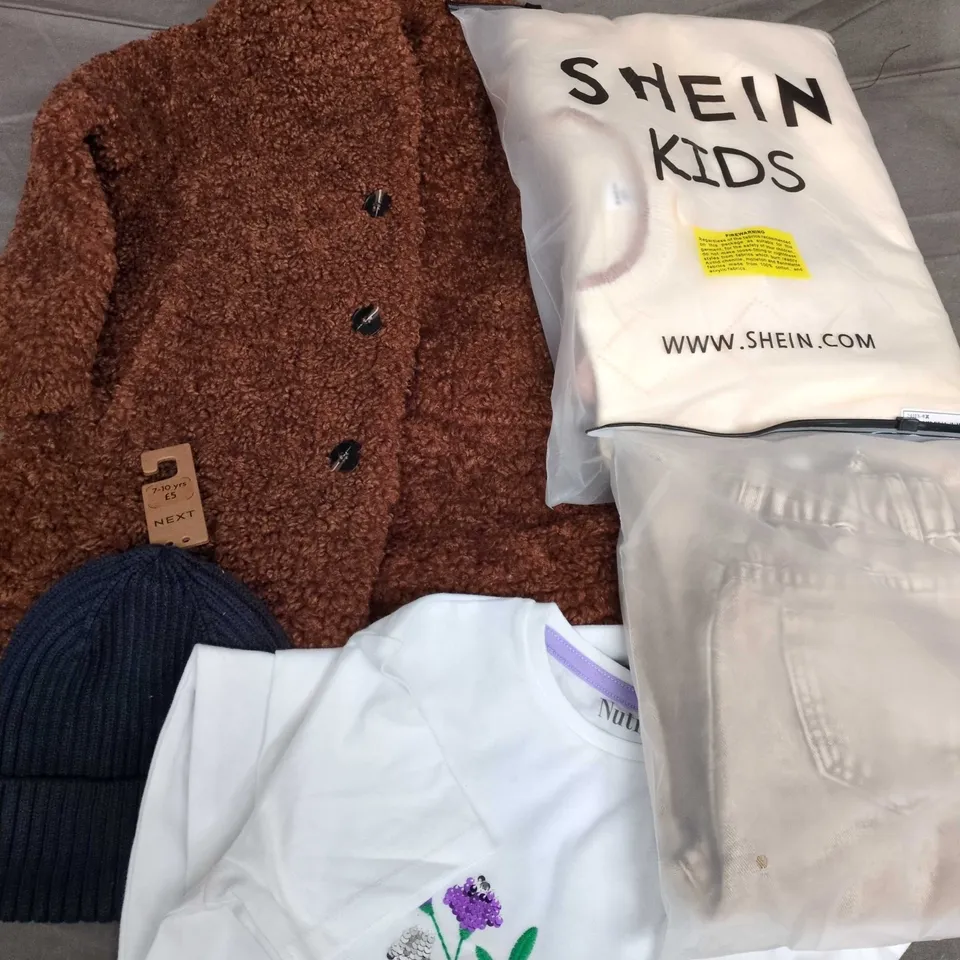 APPROXIMATELY 30 ASSORTED KIDS CLOTHING ITEMS IN VARIOUS STYLES, SIZES & COLOURS TO INCLUDE BRANDS SUCH AS SHEIN, NUTMEG, NEXT, ETC - COLLECTION ONLY