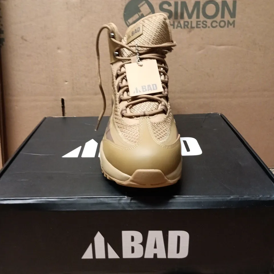 BAD FLASH WORK BOOTS STONE SIZE 8