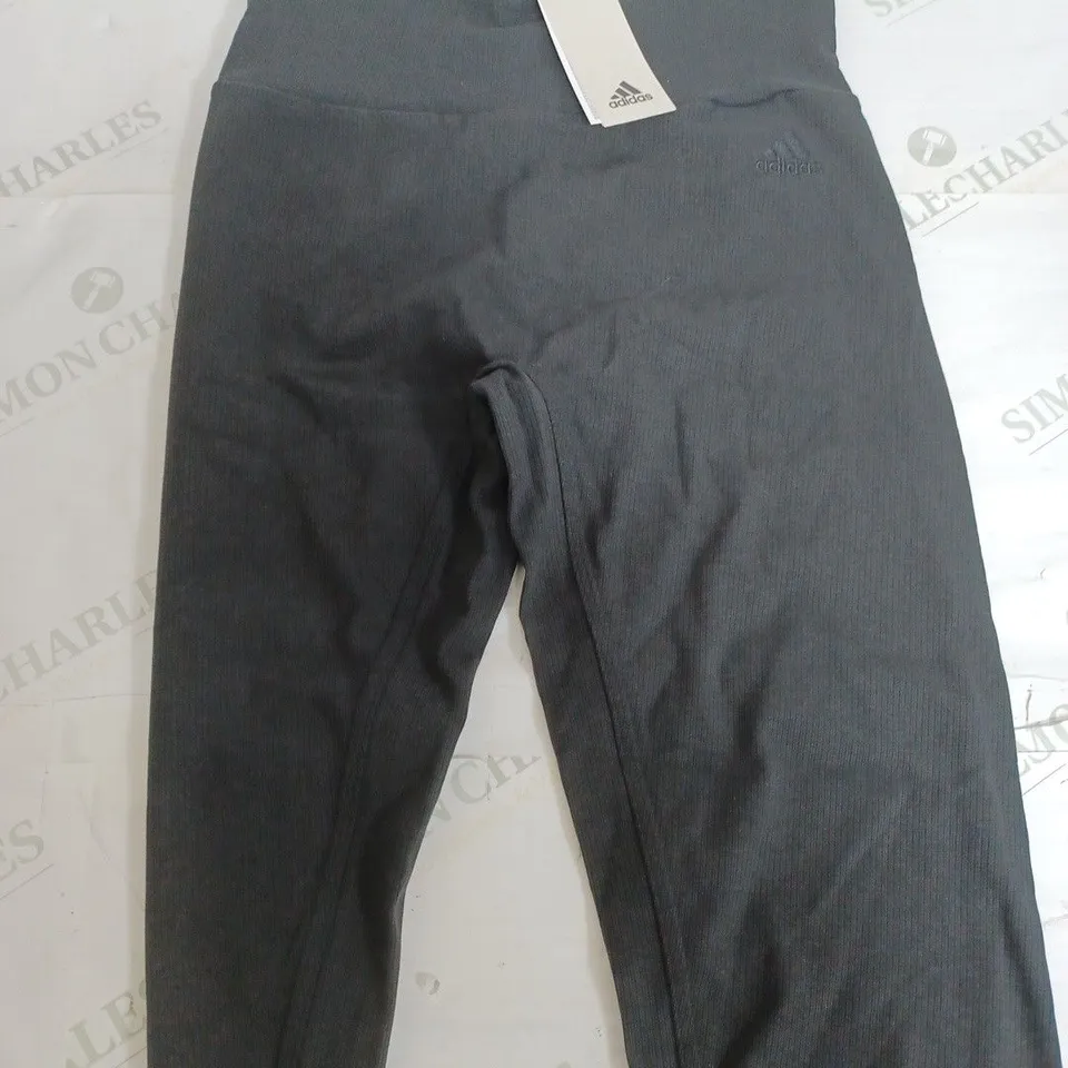 ADIDAS TIGHT FIT BLACK LEGGINGS - MEDIUM