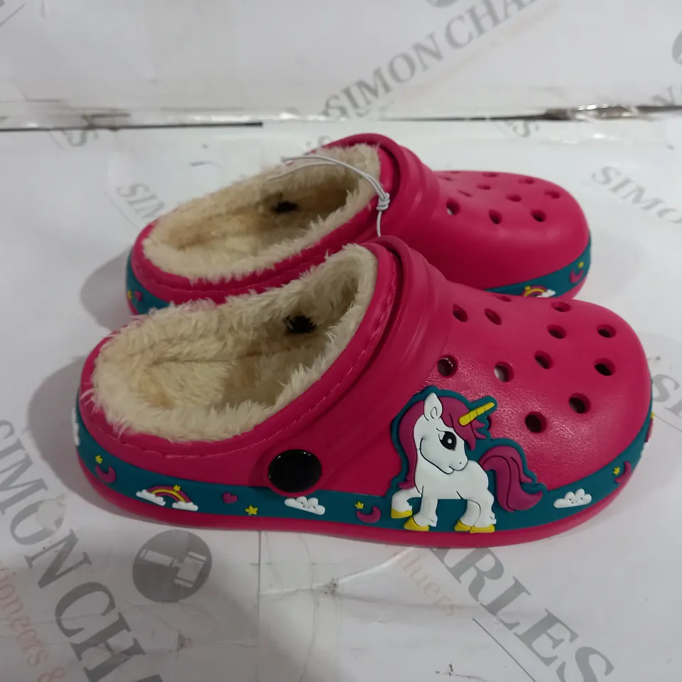 PINK FUR LINED CROC STYLE SLIPPERS KIDS SIZE EU 28