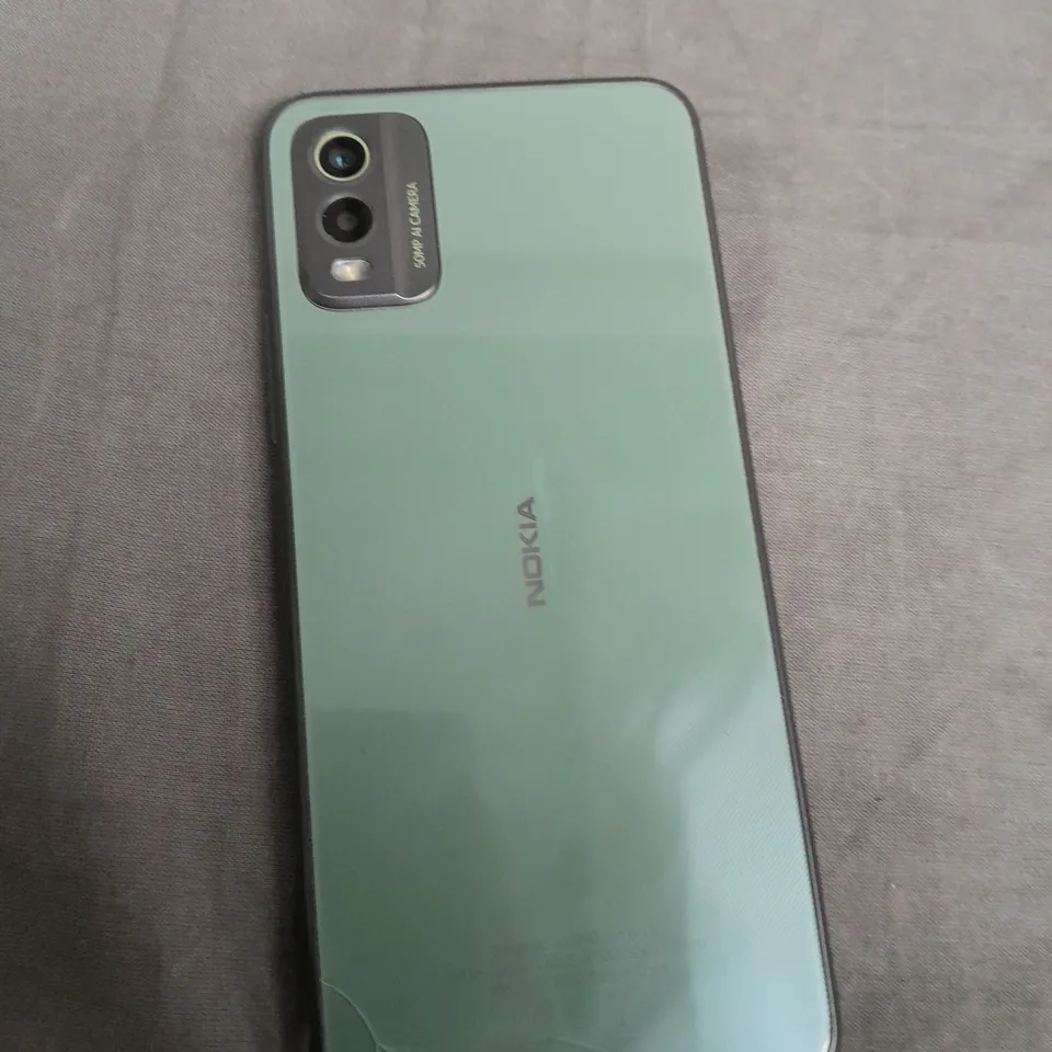 NOKIA C32 64GB MOBILE PHONE - GREEN
