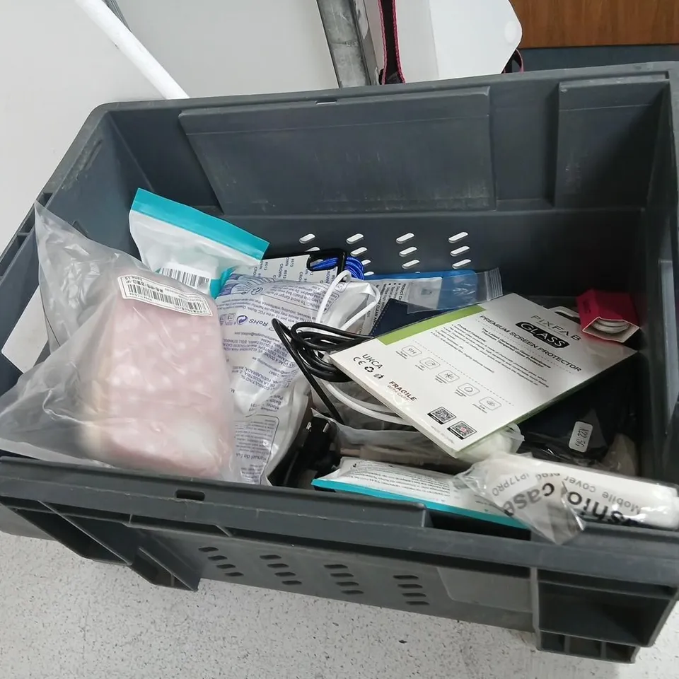 LARGE QUANTITY OF ASSORTED ELECTRICAL DEVICE ACCESSORIES