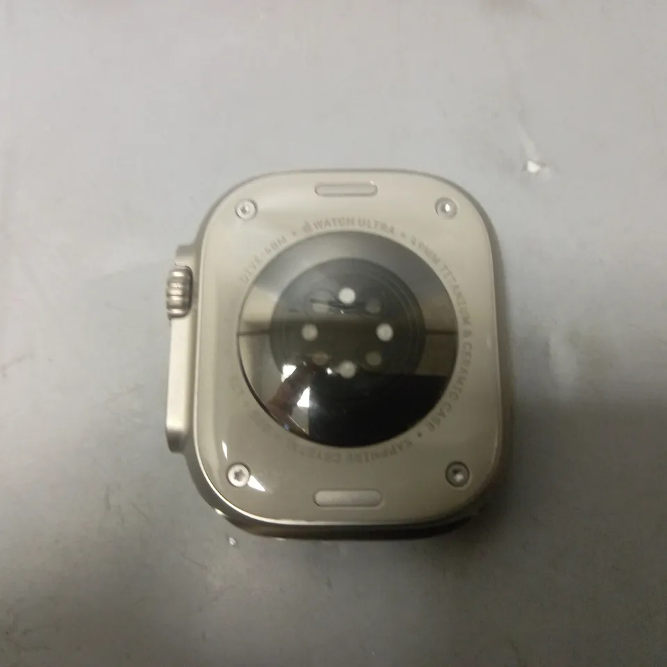 APPLE WATCH ULTRA 2 (49mm) (NO STRAP)