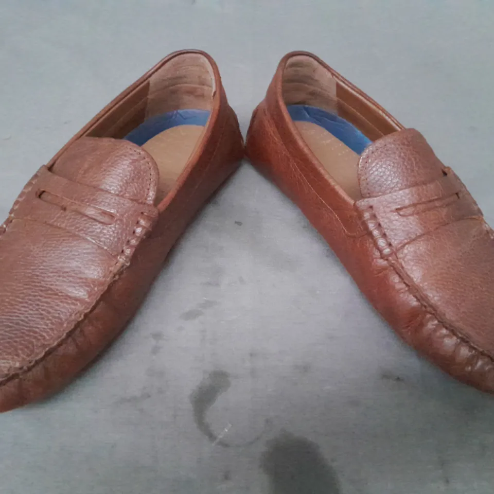 BOXED PAIR OF DESIGNER LEATHER LOAFERS IN BROWN UK SIZE 8