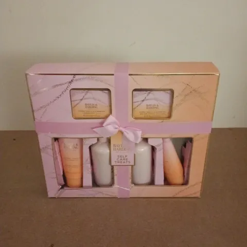 BOXED BAYLIS & HARDING SELF CARE TREATS SET
