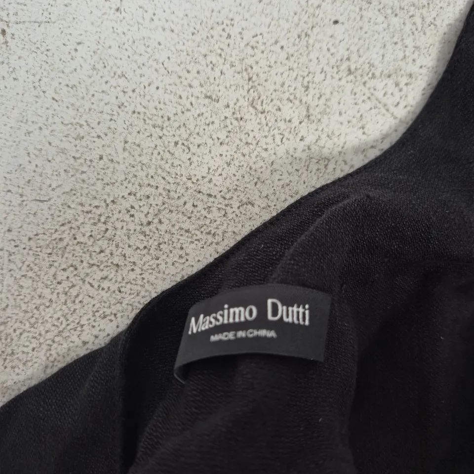 MASSIMO DUTTI BLACK GARMENT – SIZE M (UK)