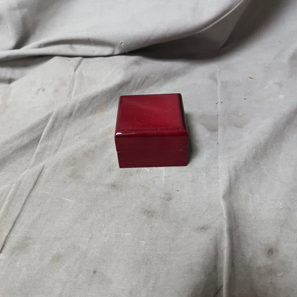 EON GOLD-TONE WRISTWATCH WITH BLACK LEATHER STRAP – BOXED