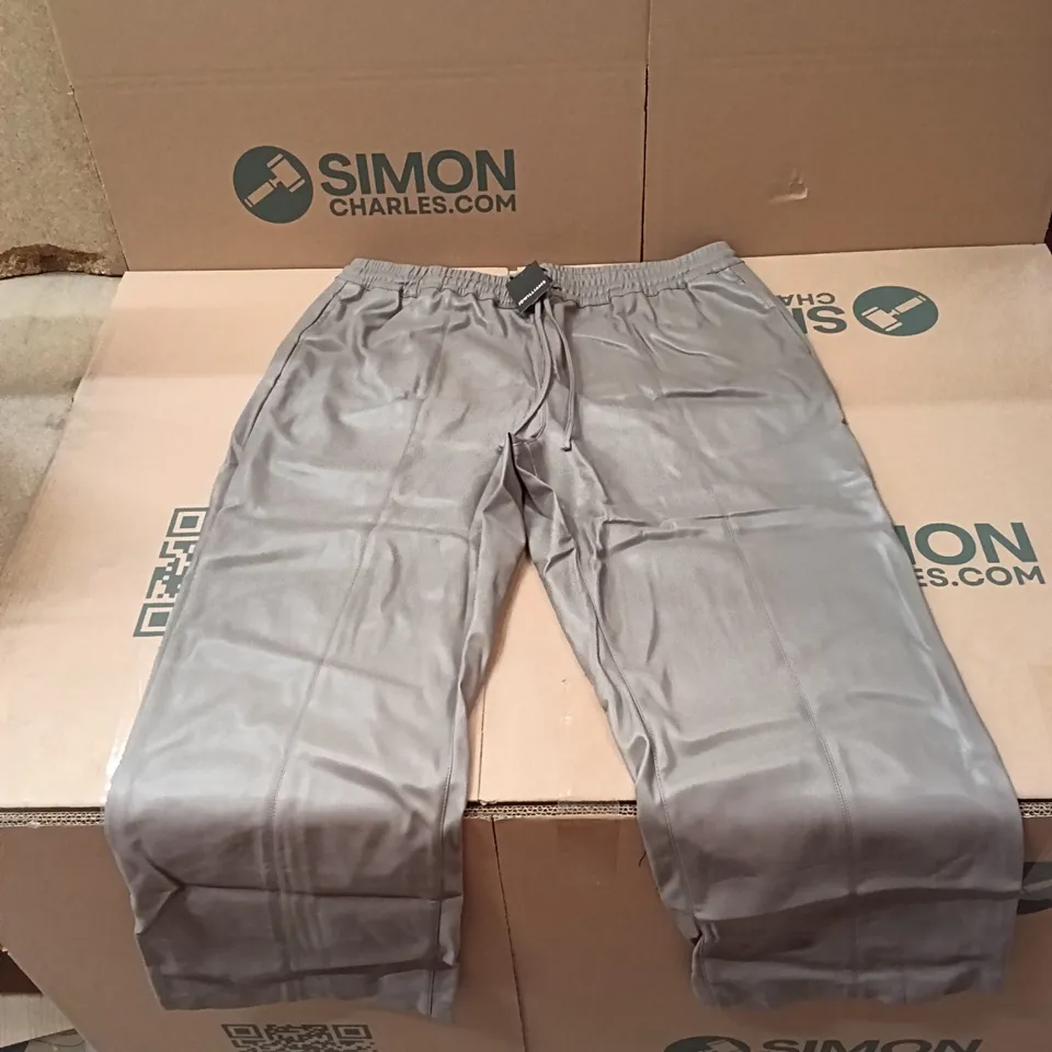 BOXED BRAND NEW APPROXIMATELY 20 JD WILLIAMS PU WIDE LEG TROUSERS, GREY, SIZE 18 (1 BOX)