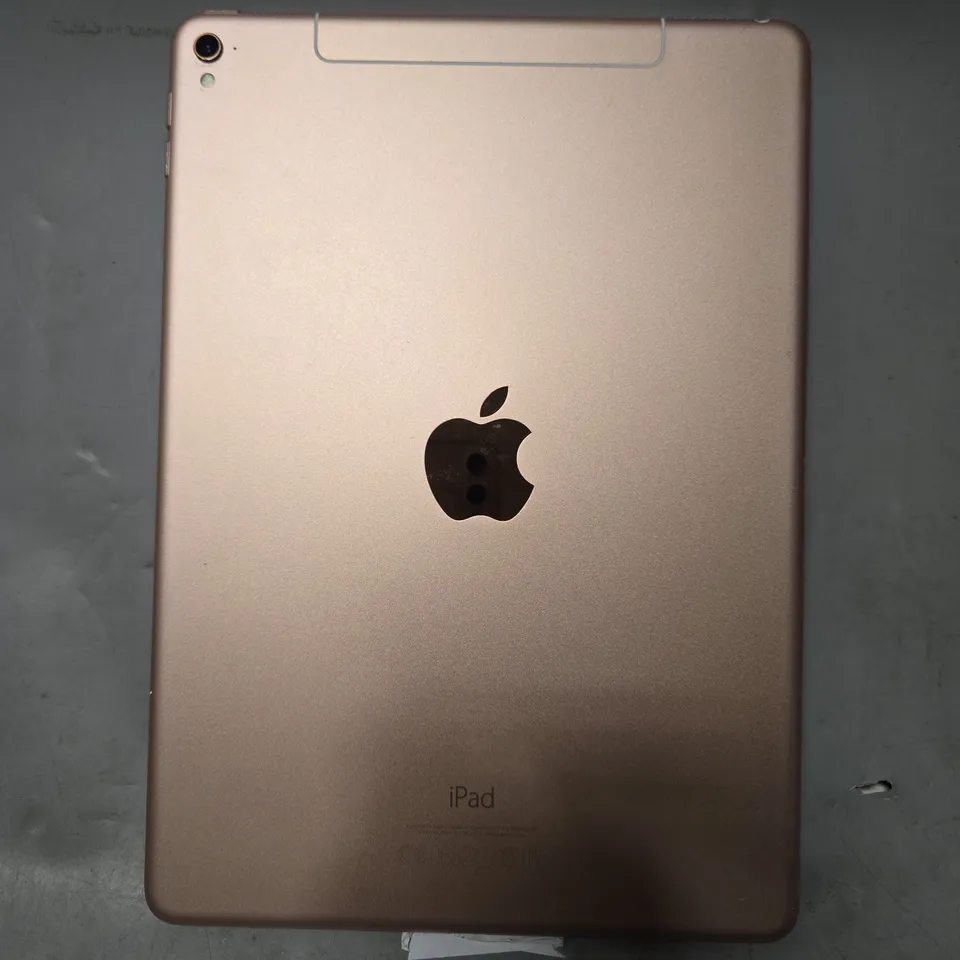APPLE IPAD PRO 9.7 TABLET - A1674