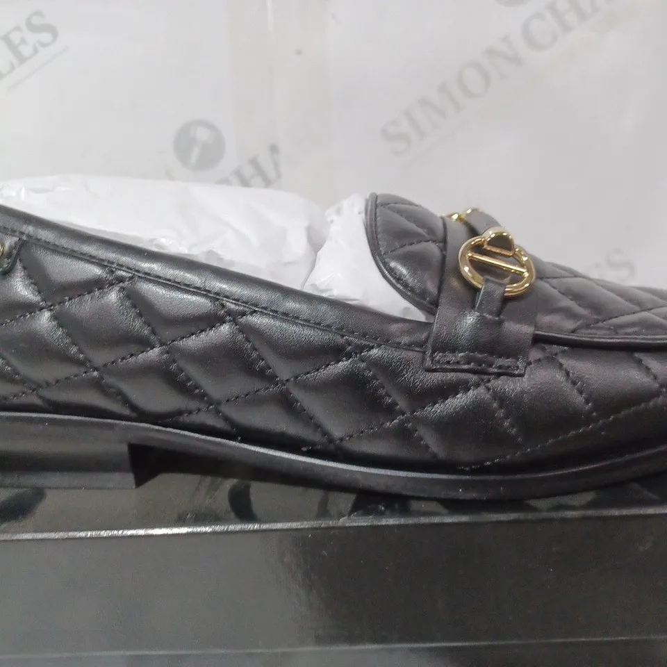 BOXED PAIR OF DUNE WOMENS BLACK QUILTER LEATHER SHOES SIZE 5