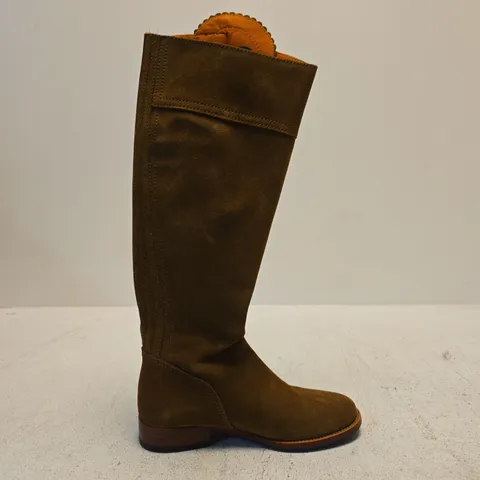 FAIRFAX & FAVOR KNEE-HIGH SUEDE BOOTS – UK 3