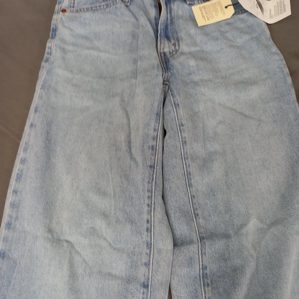 LEVI'S BAGGY DAD JEANS IN BLUE SIZE 24/34