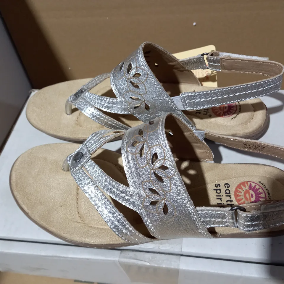 EARTH SPIRIT ONTARIO SANDAL - COLOUR SILVER - UK SIZE 5