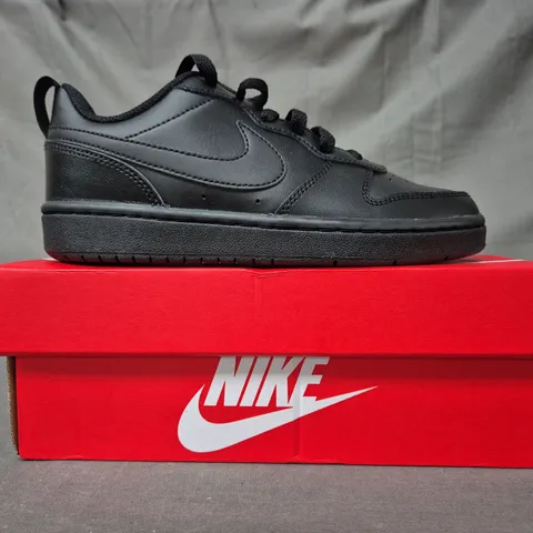 BOXED PAIR OF NIKE COURT BOROUGH SHOES IN BLACK UK SIZE 4