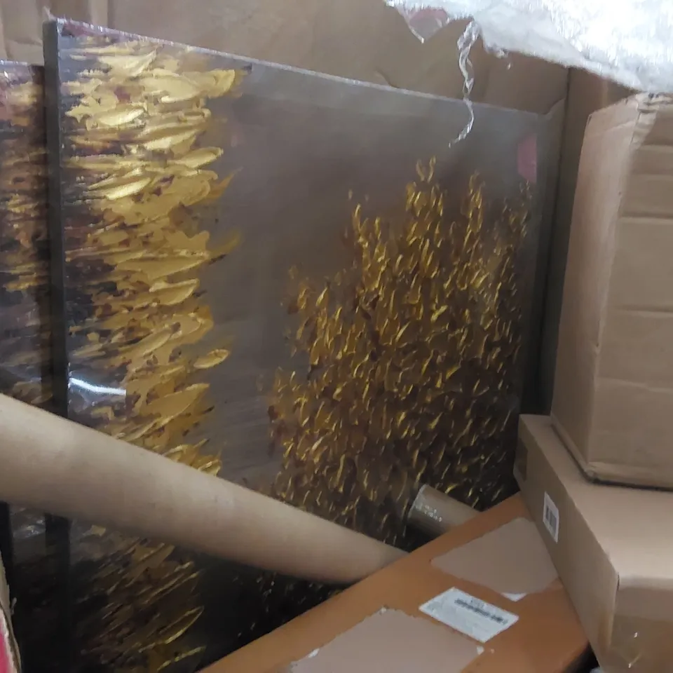 PALLET CONTAINING ASSORTED CONSUMER PRODUCTS TO INCLUDE: RETRACTABLE SAFETY GATE, WALL ART, DOOR MAT, ADJUSTABLE WINDOW SCREEN, TOILET SEAT ECT