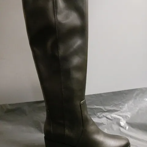 BOXED PAIR OF ALDO KNEE-HIGH BOOTS IN BLACK SIZE UK 5