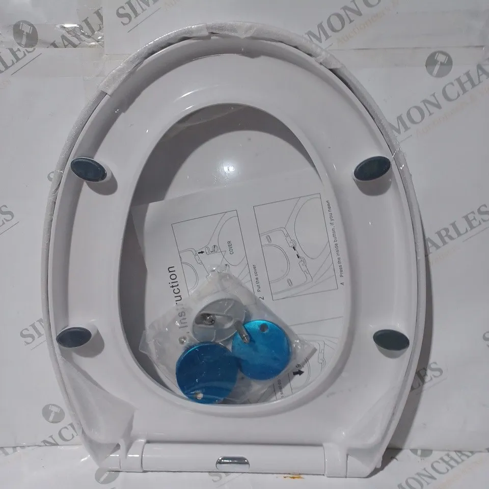BOXED LIVE 4 GADGETS TOILET SEAT